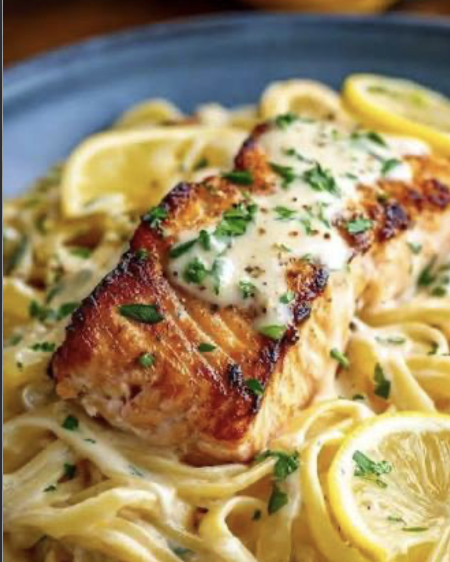 Lemon Garlic Salmon Pasta