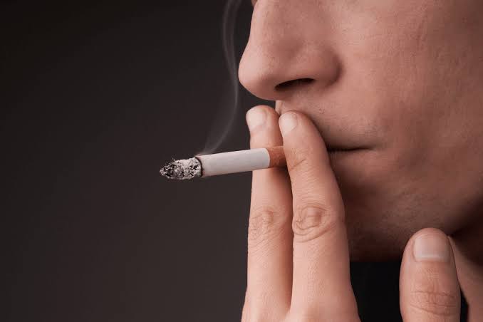 Η Επίδραση του Καπνίσματος στη Στοματική Υγεία: Τι Πρέπει να Γνωρίζετε