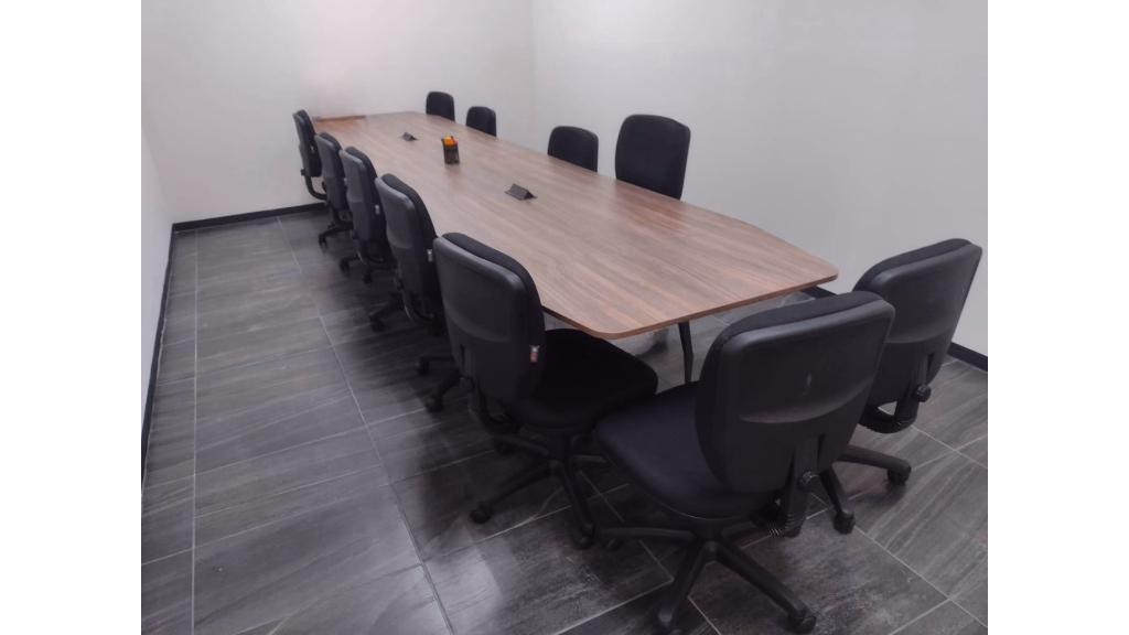 Área administrativa y Sala de Juntas — IK