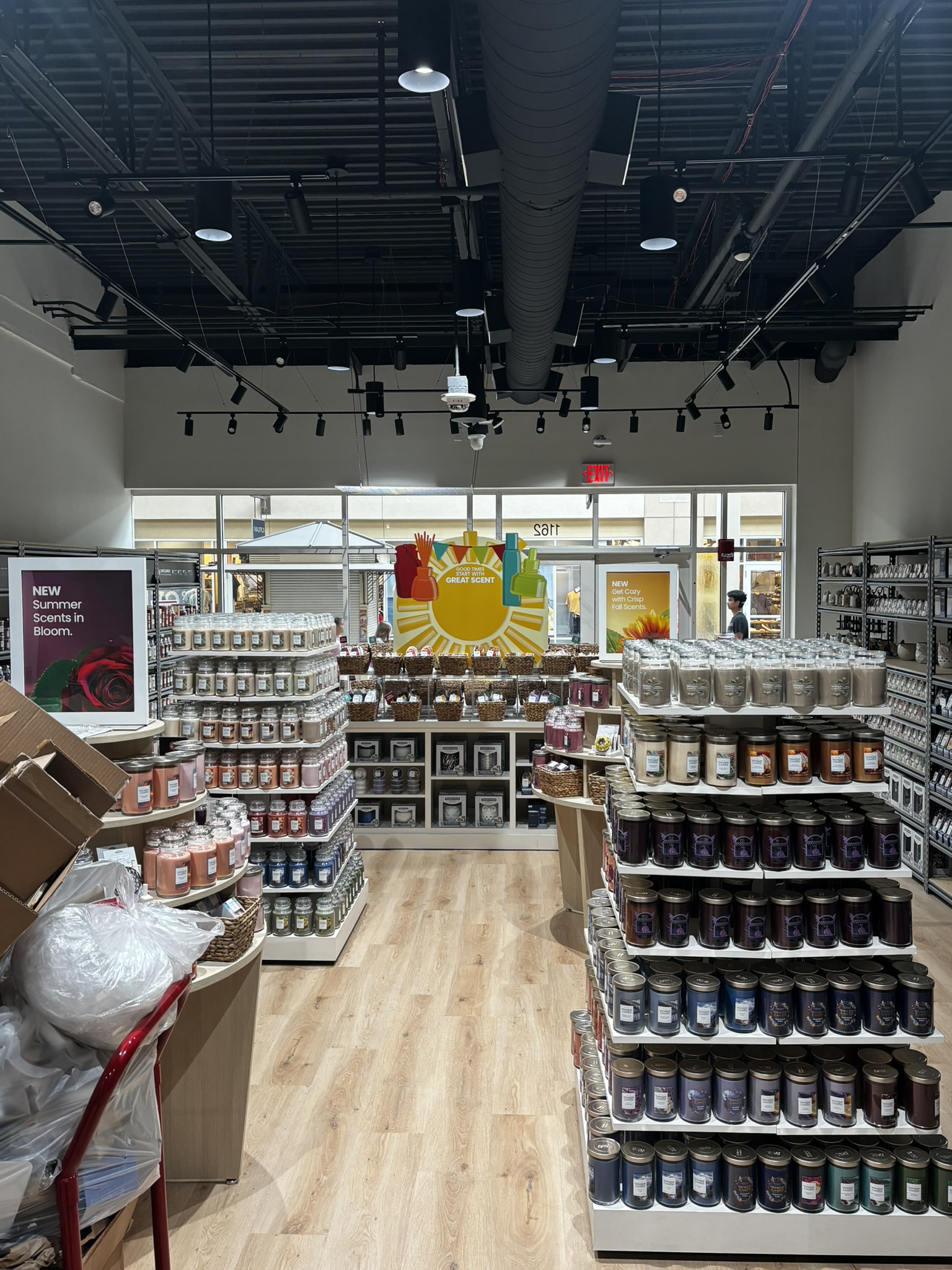 Yankee Candle Store #699 — Aurora — image 3