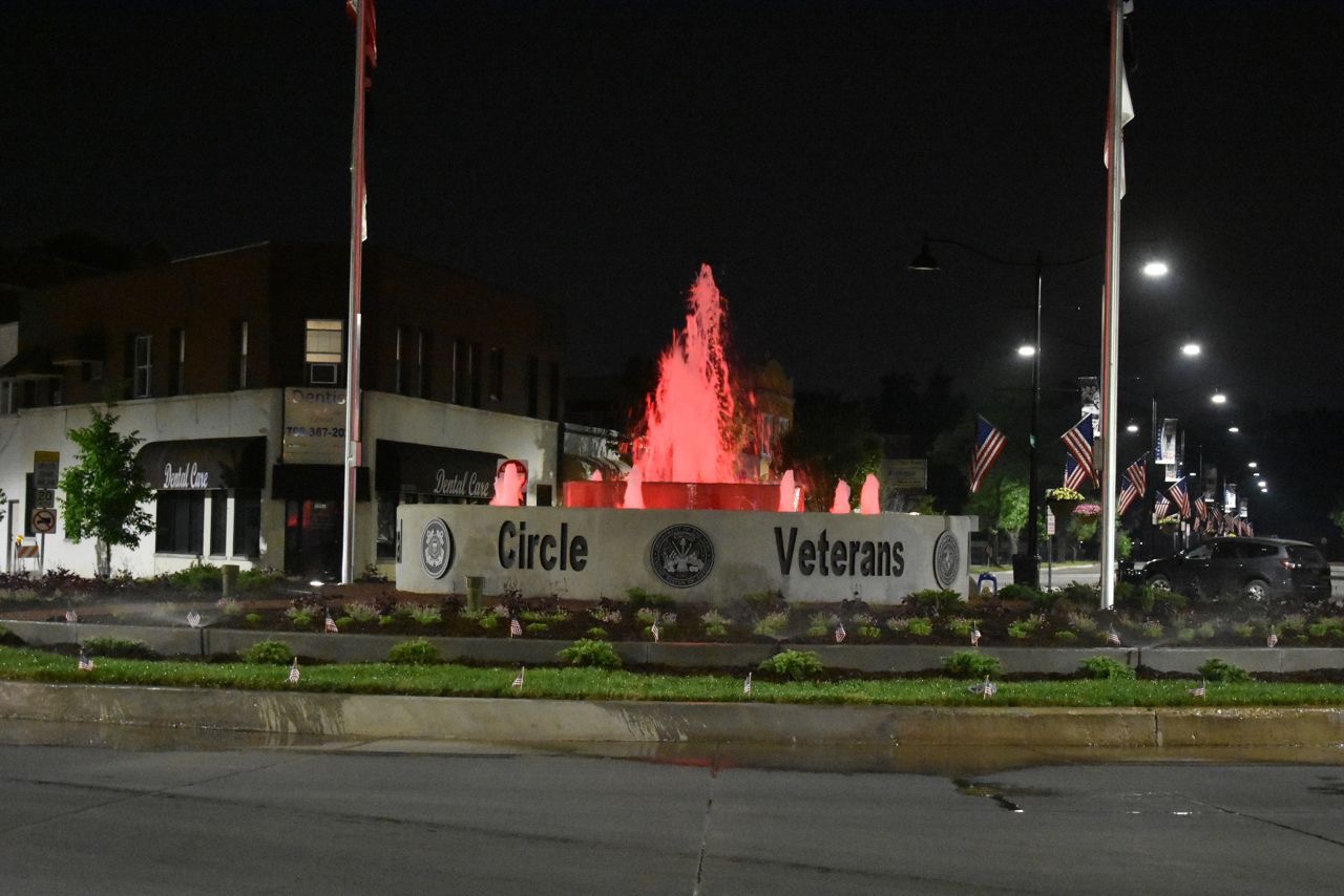 Veterans Memorial Fountain — image 4