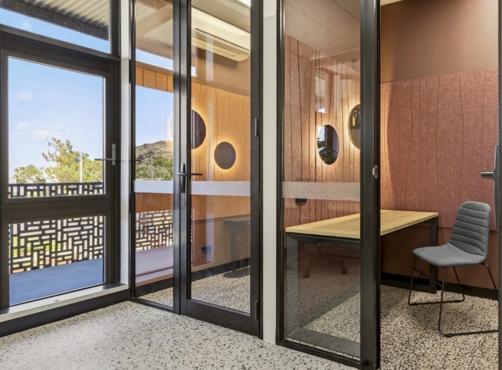 Acoustic focus pod — single occupancy private workspace