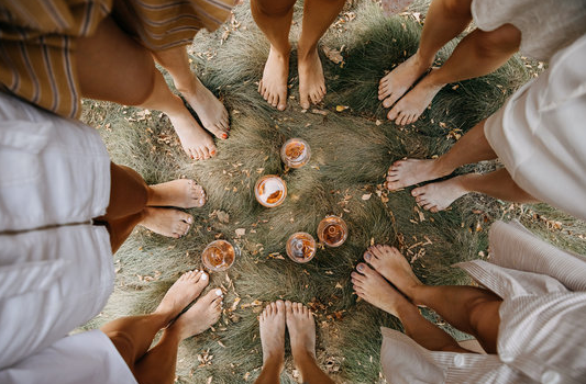 Welcome circle & round table