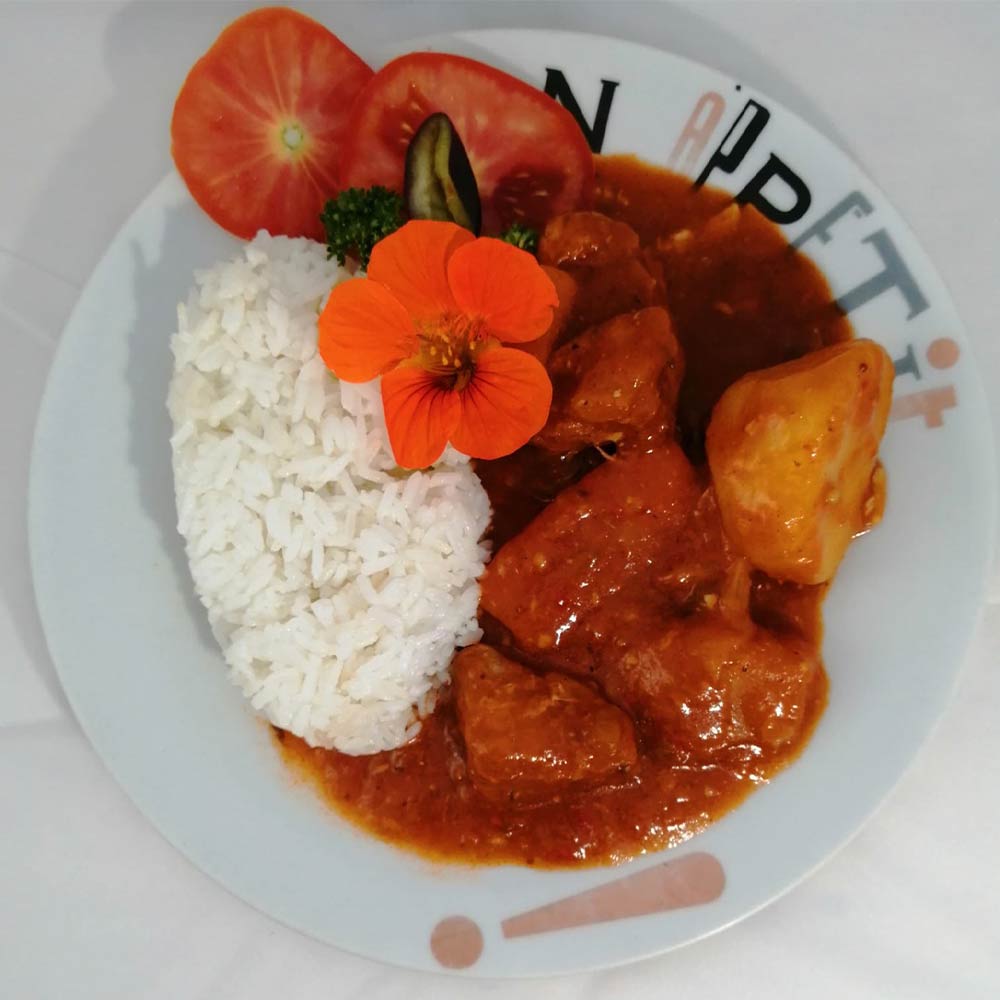 Domoda à la viande — plat sénégalais sans gluten à Saint-Malo