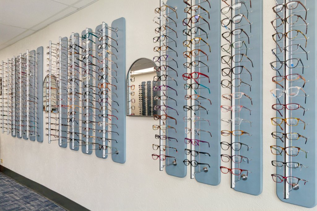 Eyeglass frames display