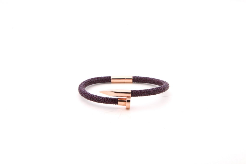 Stingray Nail Bracelet — Dual · Black & Red