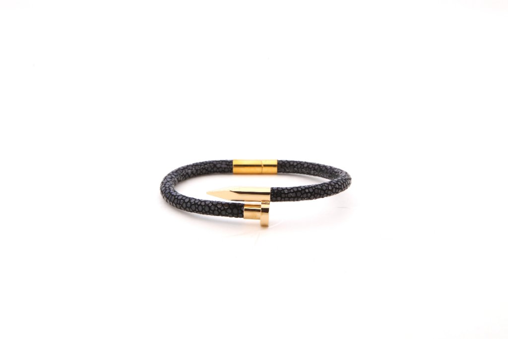 Stingray Nail Bracelet — Black & Gold