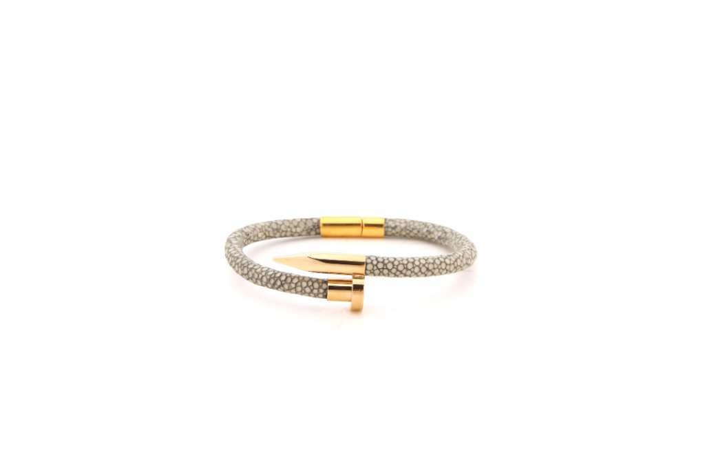 Stingray Nail Bracelet — Sand & Gold