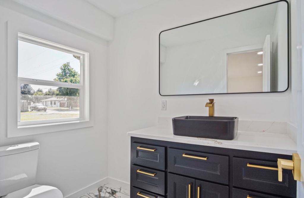 Modern Bathroom Vanity