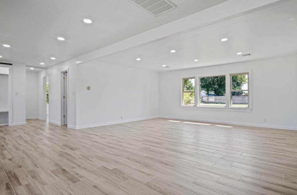 Spacious Living Room Space