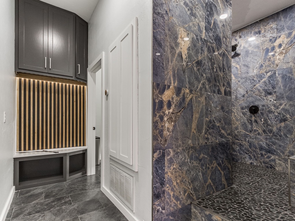 Shower & Mudroom