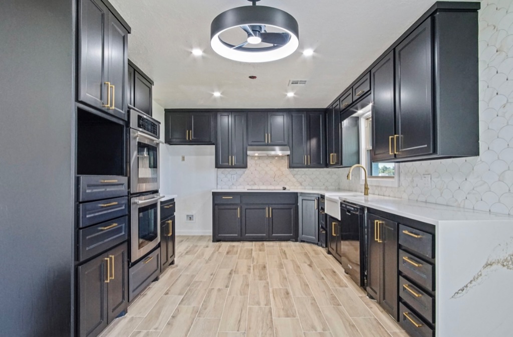 Kitchen with Double Oven