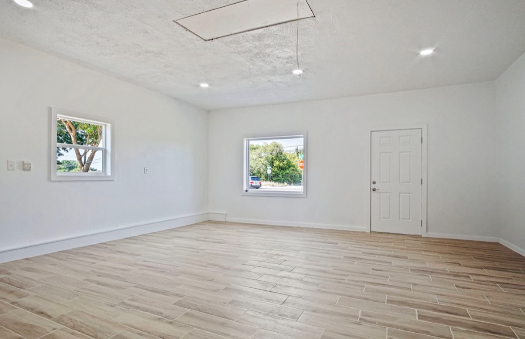 Bright Renovated Room