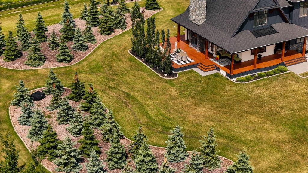 Aerial Rear & Lawn