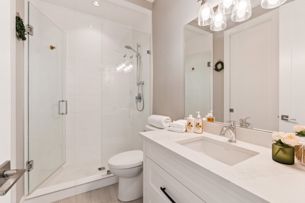 Shower & Tub
