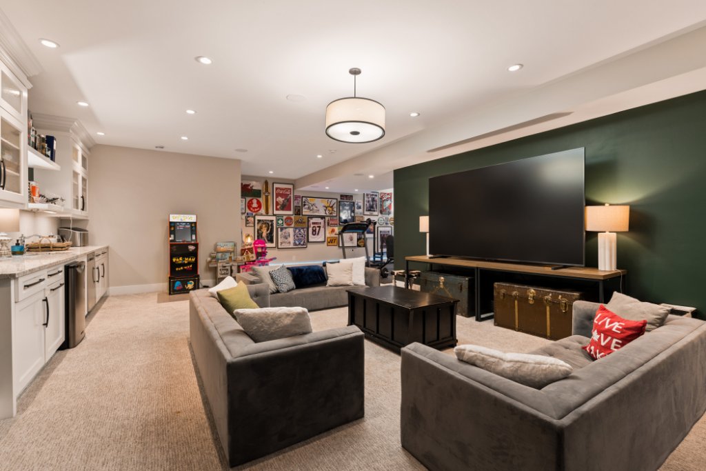 Upper Lounge