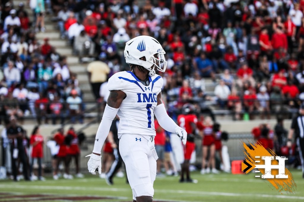 IMG Academy — IMG #1 WR lines up against the defense