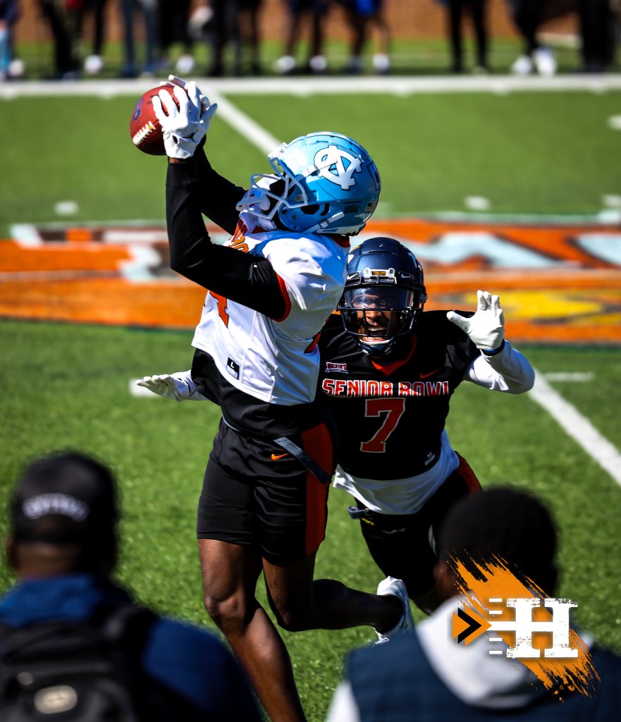 Senior Bowl — UNC receiver high points the ball vs coverage