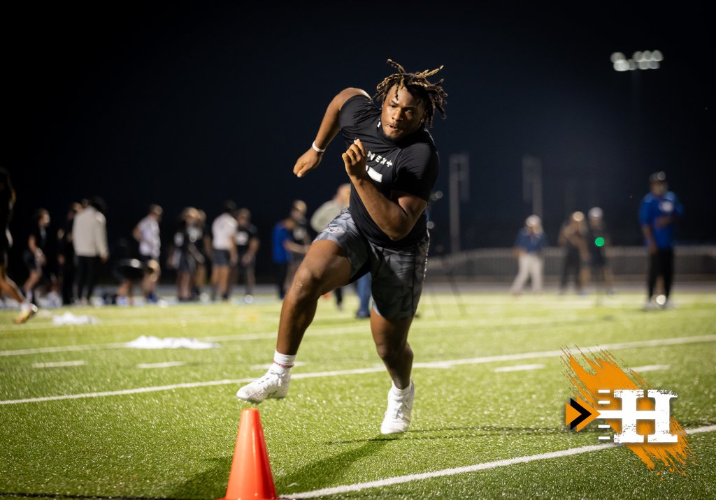 IMG Academy — UA Next prospect explodes off the line at night