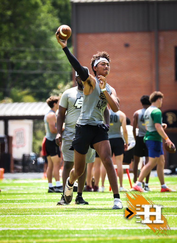 Elite 11 — QB #489 fires a pass in drills