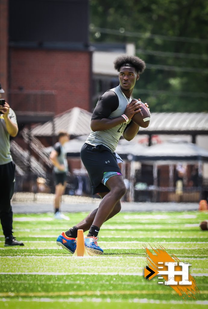 Elite 11 — QB #20 sets his feet in the pocket