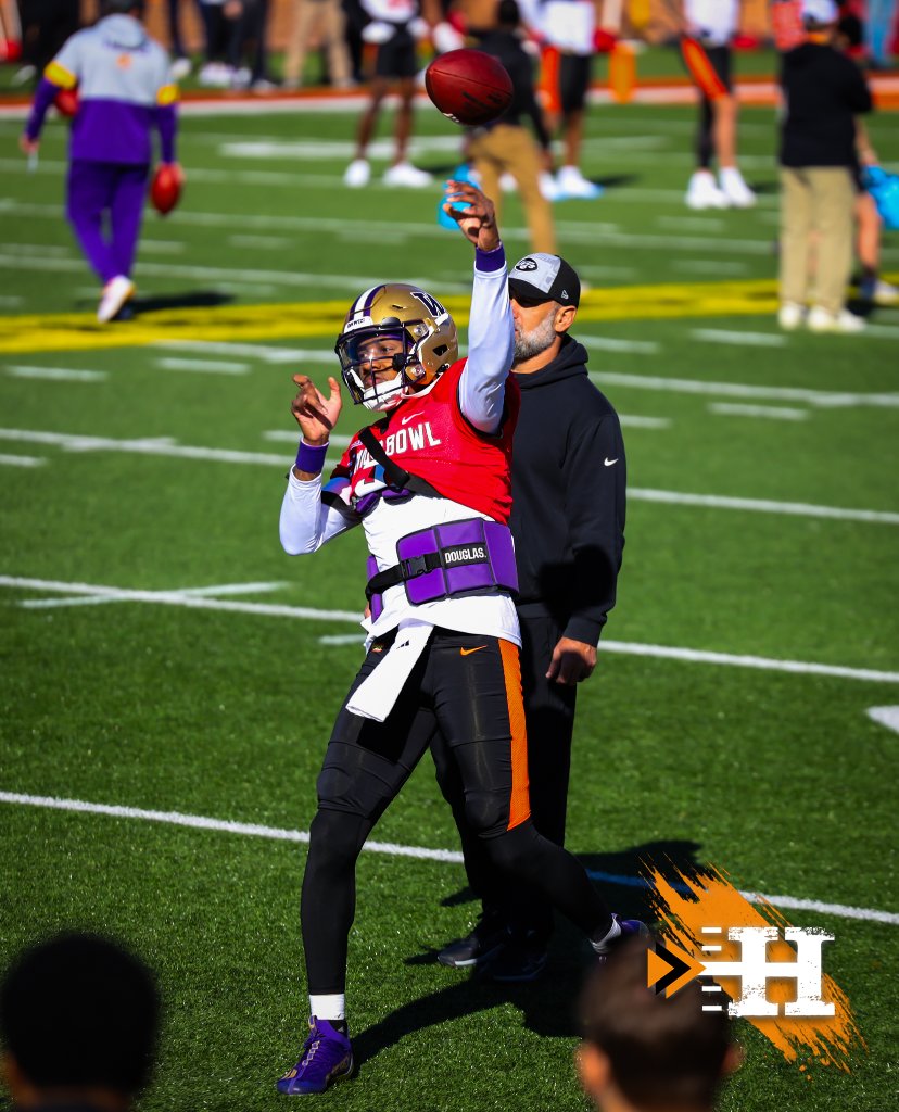 Senior Bowl — Washington QB throws at practice