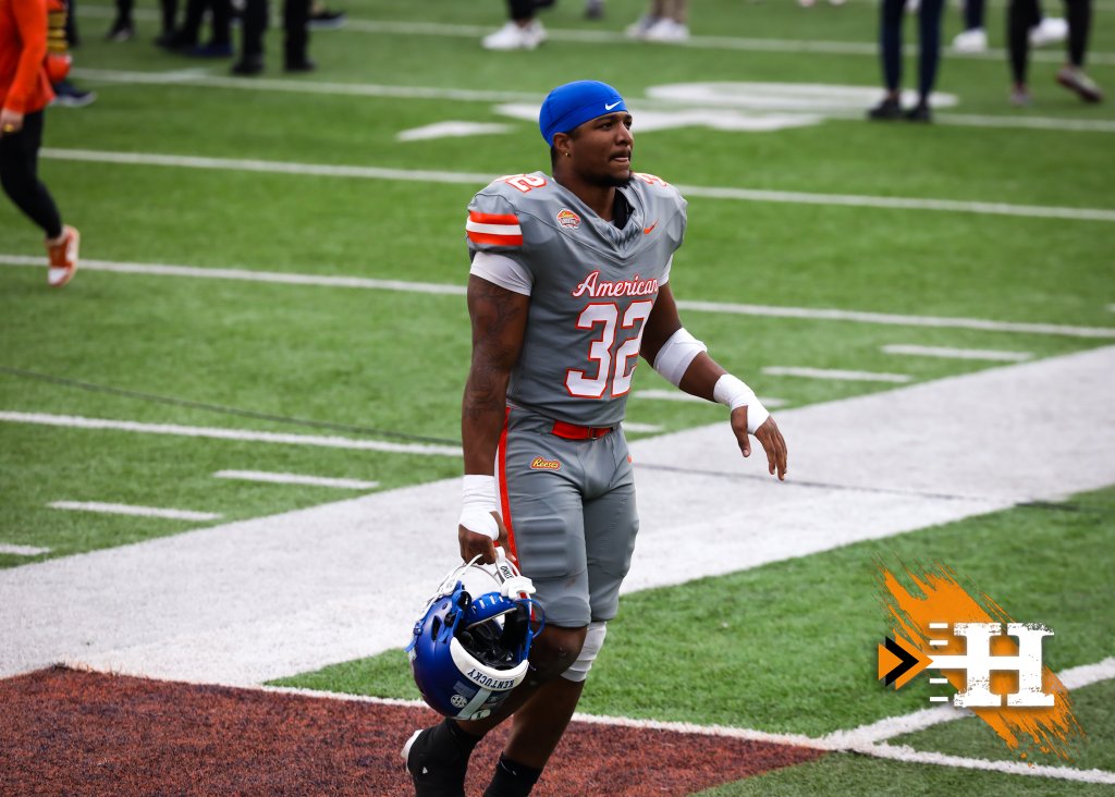 Senior Bowl — American team player #32 on the field