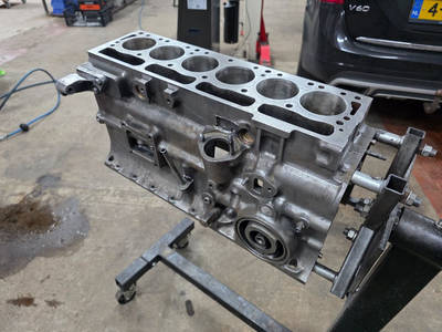 Volledige motorrevisie — 2.5 Pi inline-6 10