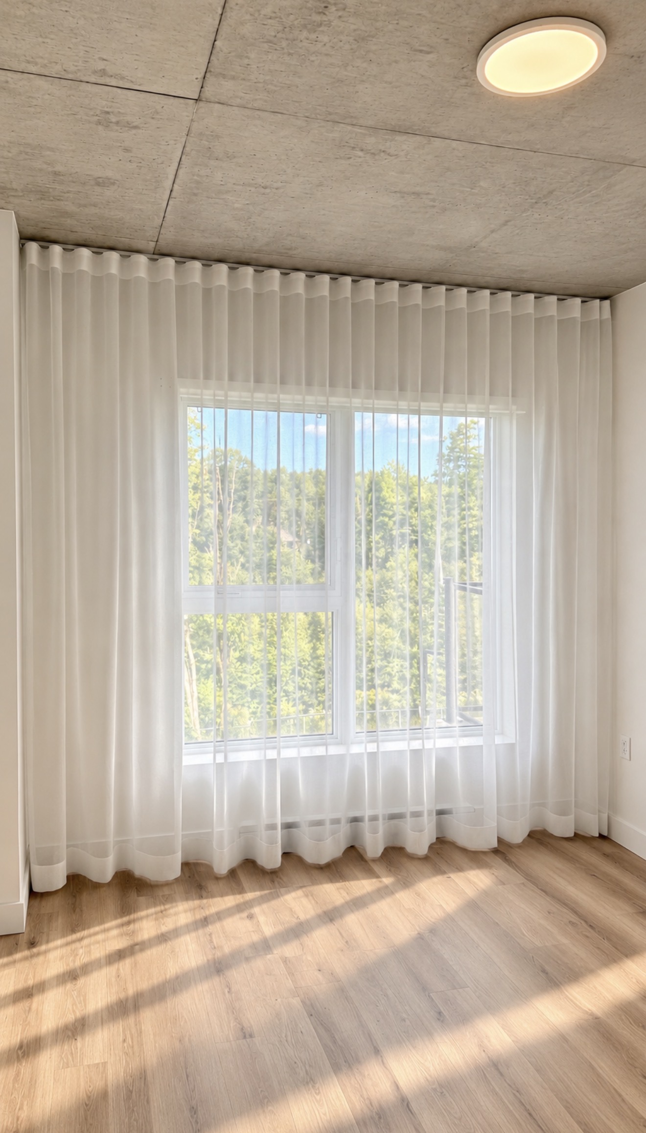 Voilage Monaco — Pose au plafond (Ripple Fold)