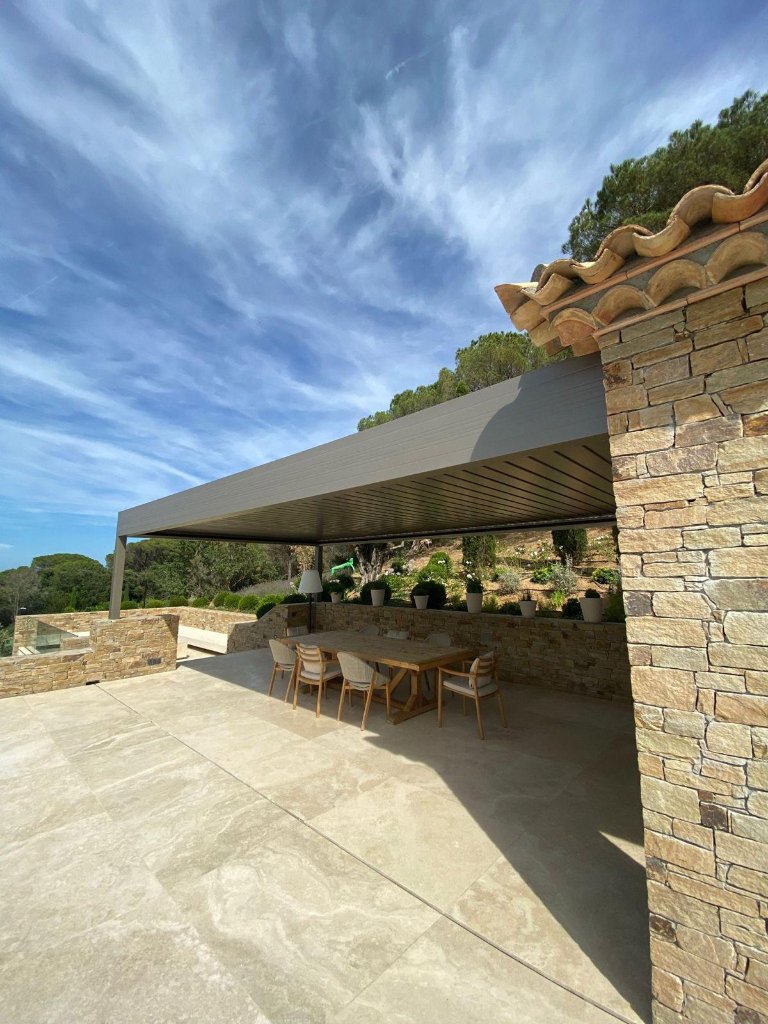 Pergola bioclimatique – Terrasse provençale