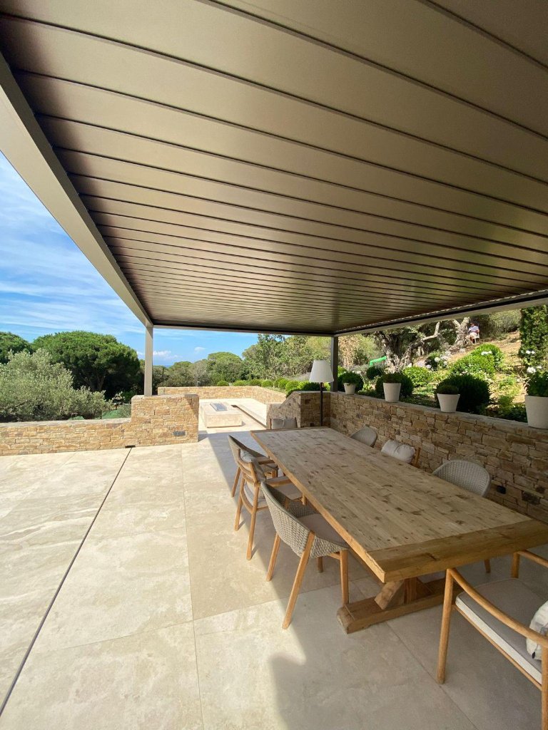 Pergola bioclimatique – Détail lames