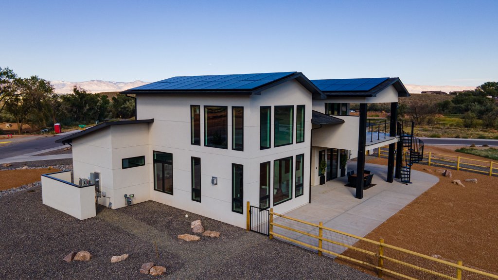 Exterior 13