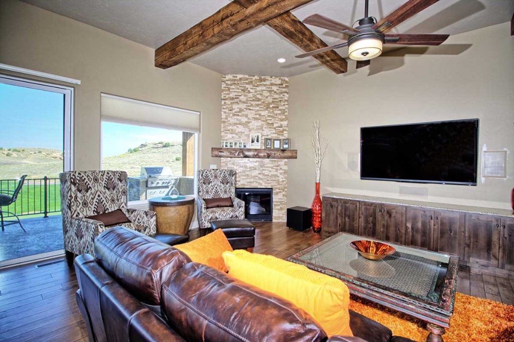 Hillview Drive Rustic Contemporary 12