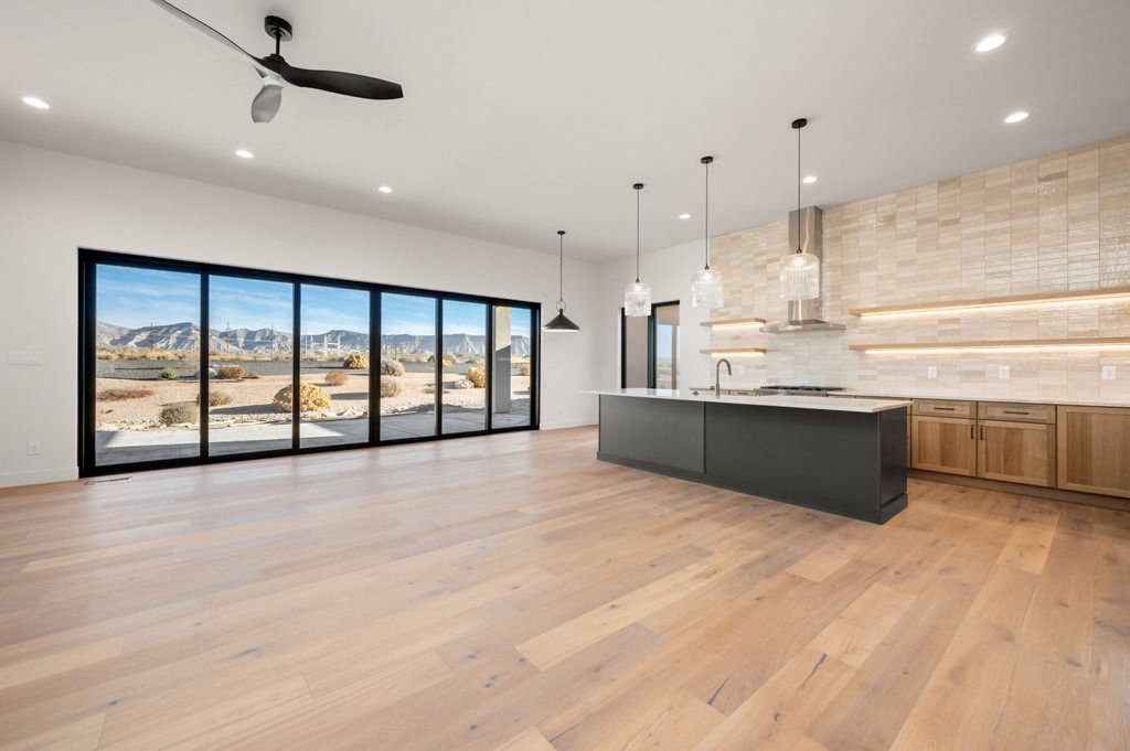 Contemporary Summerhill Home 14