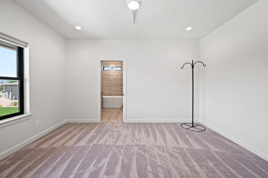 Contemporary Summerhill Home 20