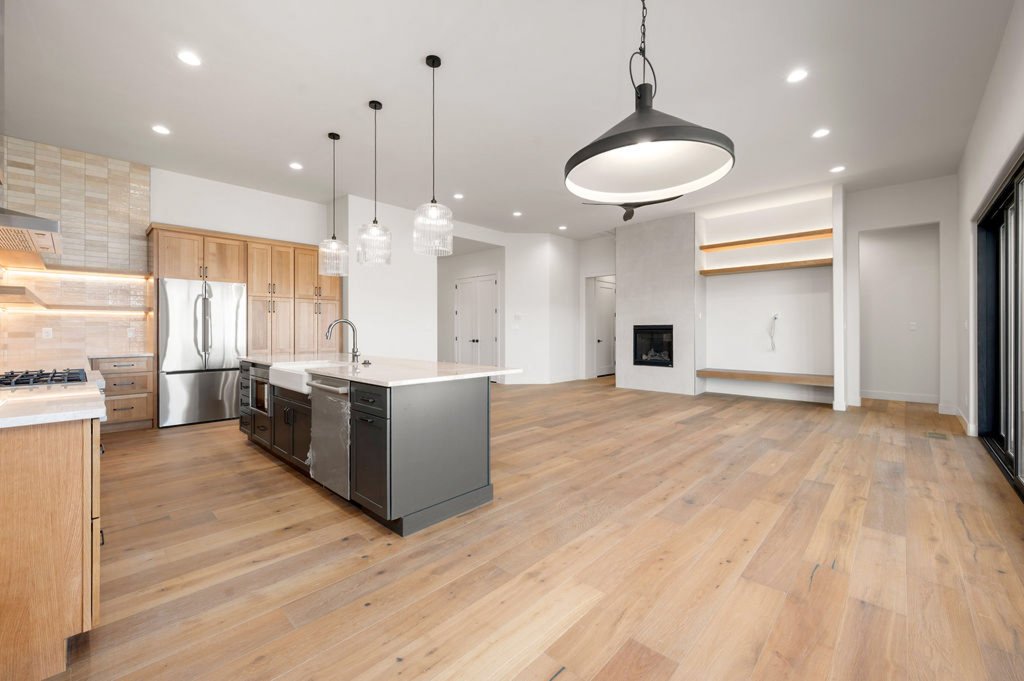 Contemporary Summerhill Home 11