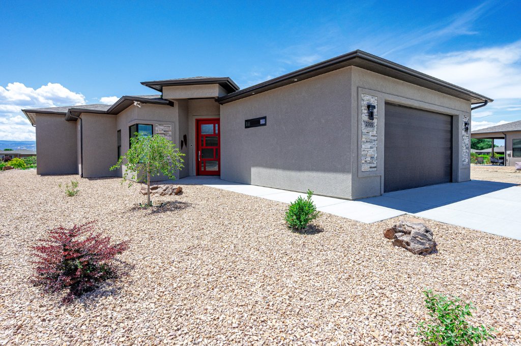 Contemporary Summerhill Home feature