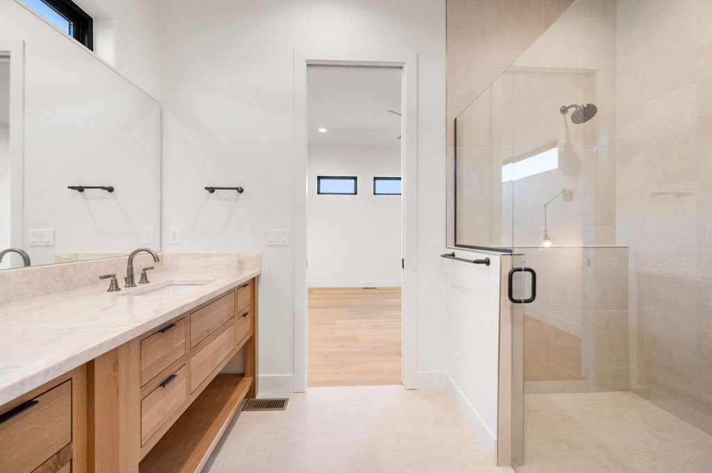 Contemporary Summerhill Home 18