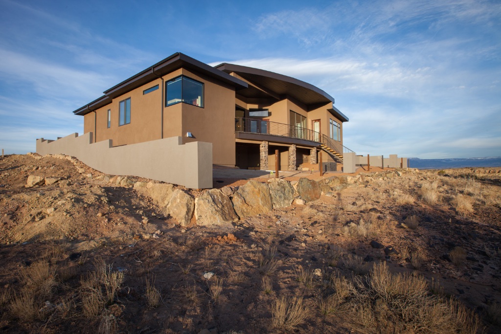 Ledges Desert Vista 18