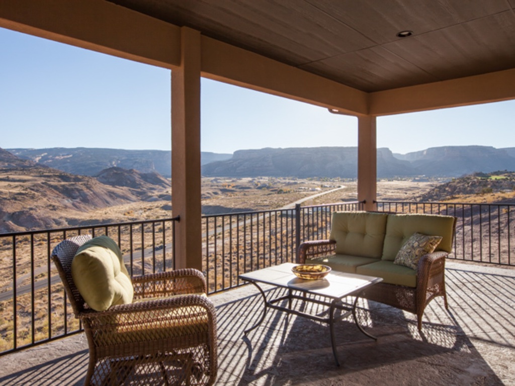 Canyon Shadow Estate 16