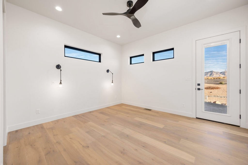 Contemporary Summerhill Home 22