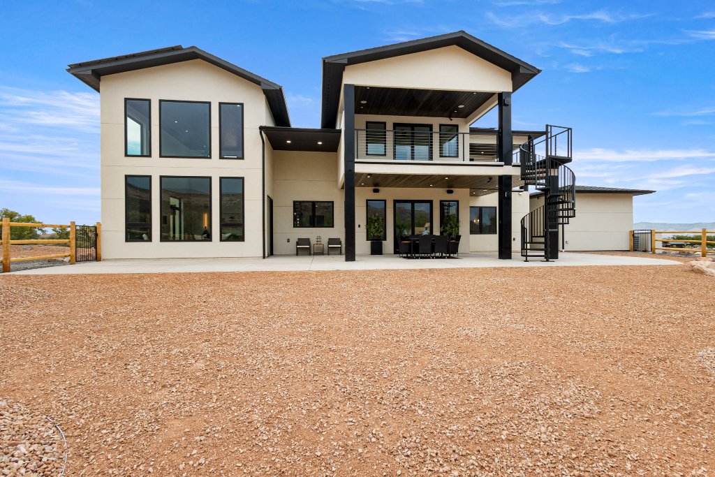 Exterior 5