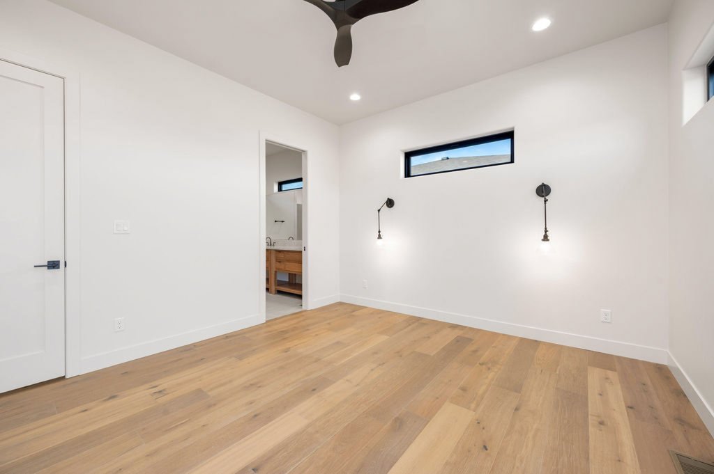 Contemporary Summerhill Home 21