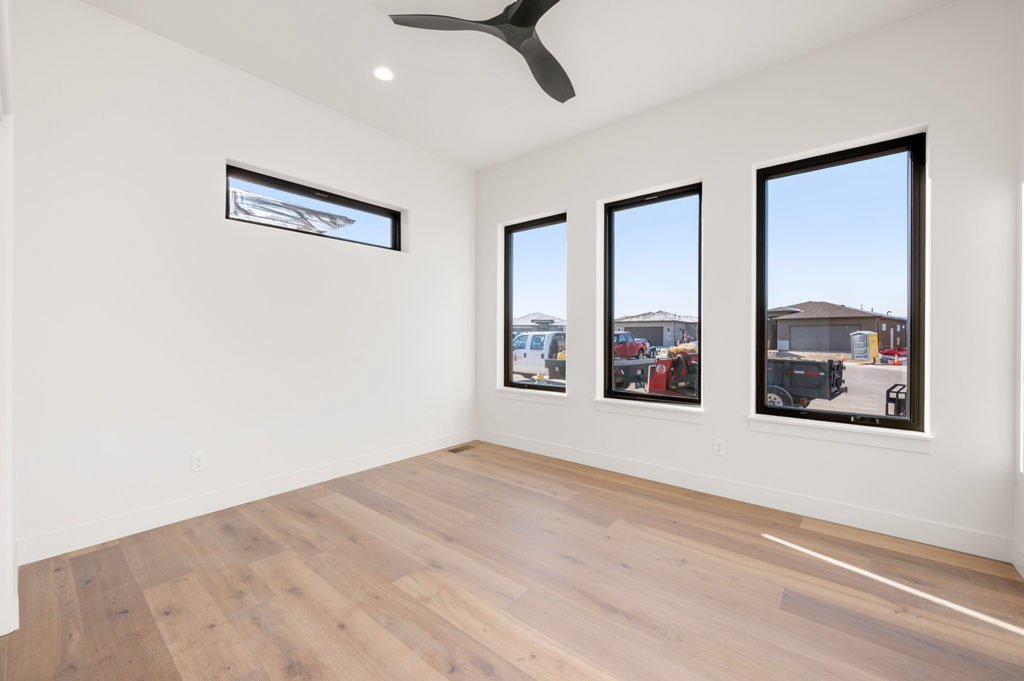 Contemporary Summerhill Home 27