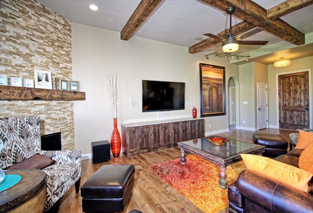Hillview Drive Rustic Contemporary 4