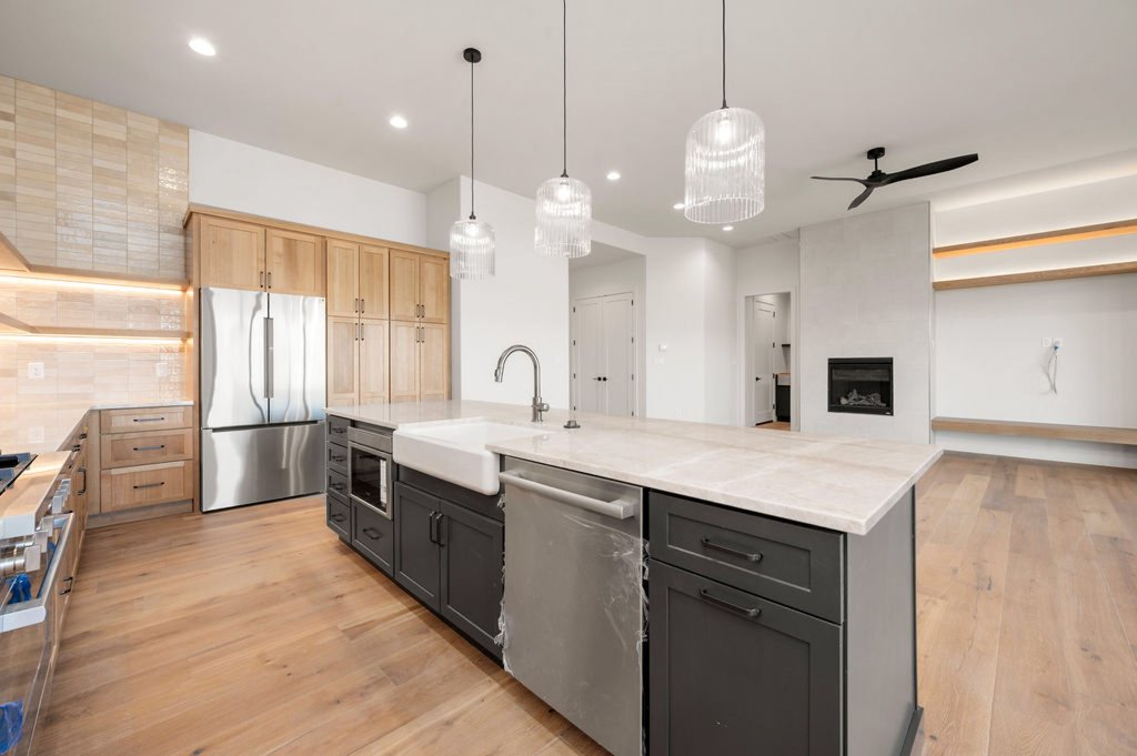 Contemporary Summerhill Home 10
