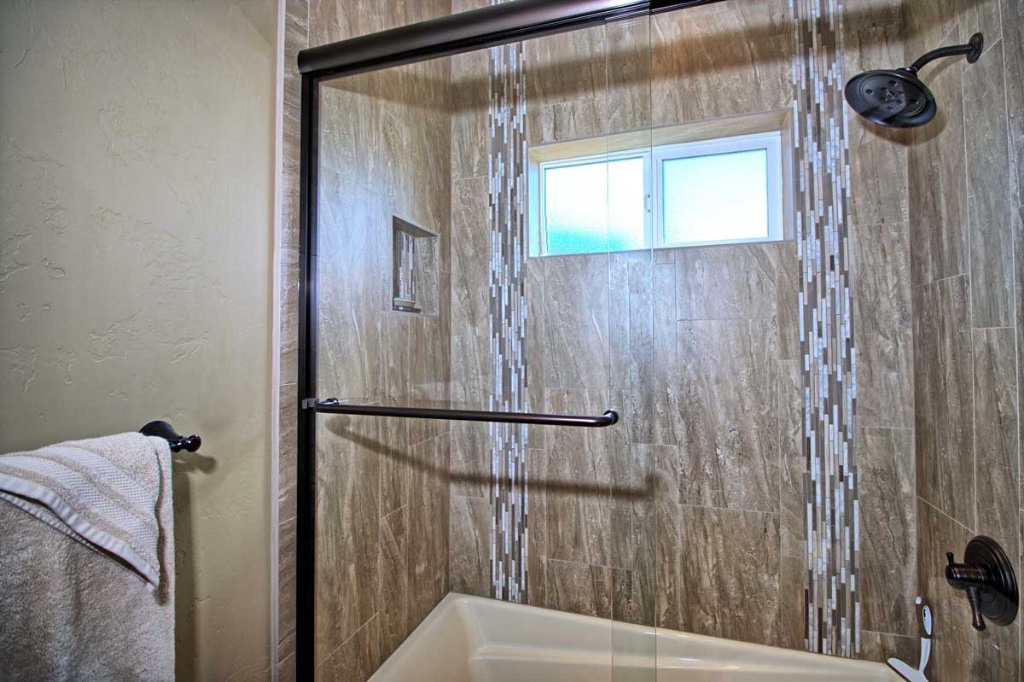 Hillview Drive Rustic Contemporary 10