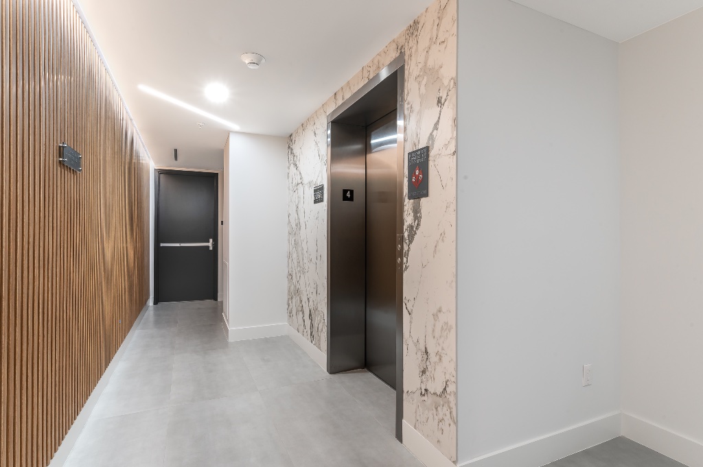 Milan Aventura Hotel - Corridor