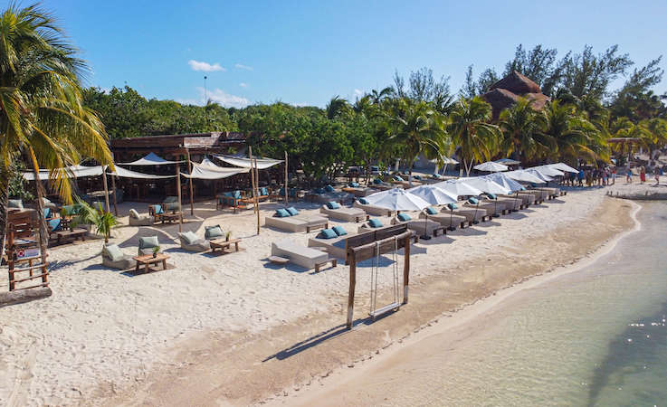 Amazona Beach Club