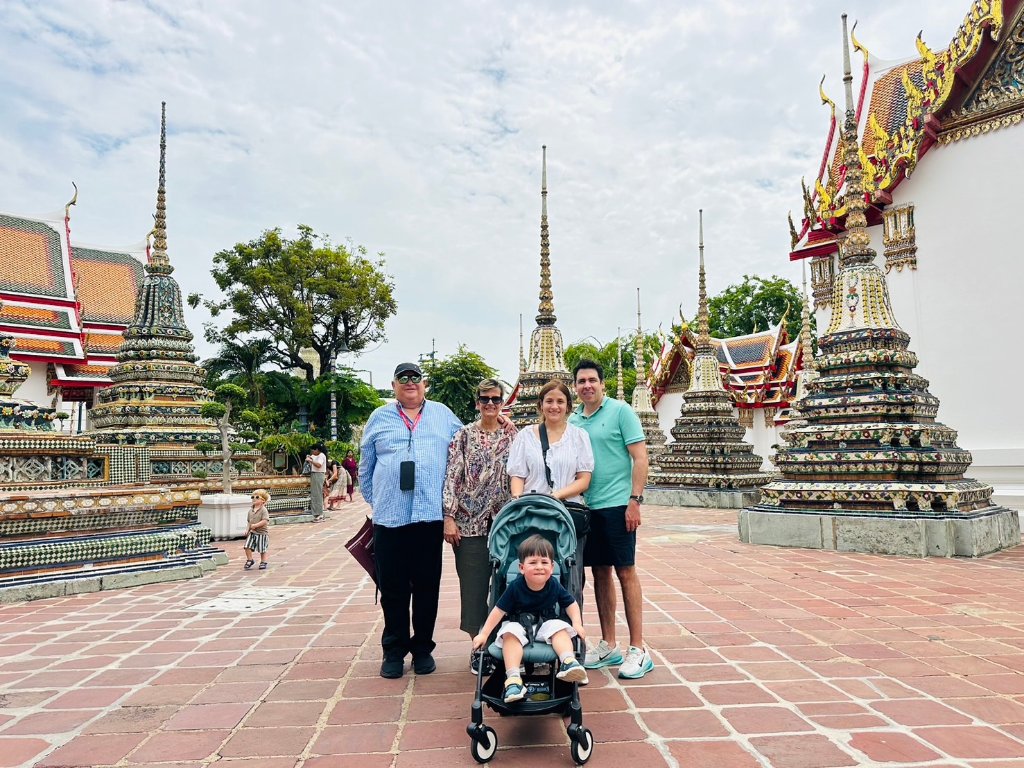 Wat Arun — Couple at Temple, Bangkok 2026